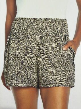 Black & Cream Three Dots Women's Shorts